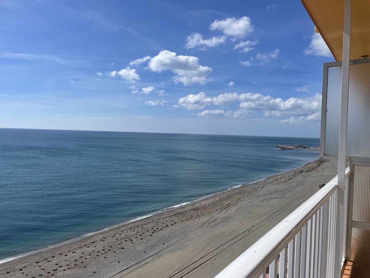 Se vende Apartamento en Planta Última de 3 dormitorios en Costa Del Sol, Málaga, España