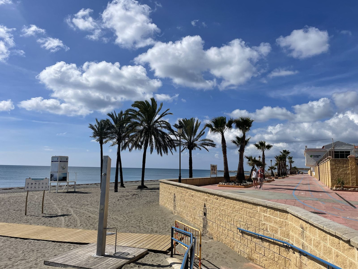 Se vende Apartamento en Planta Última de 3 dormitorios en Costa Del Sol, Málaga, España