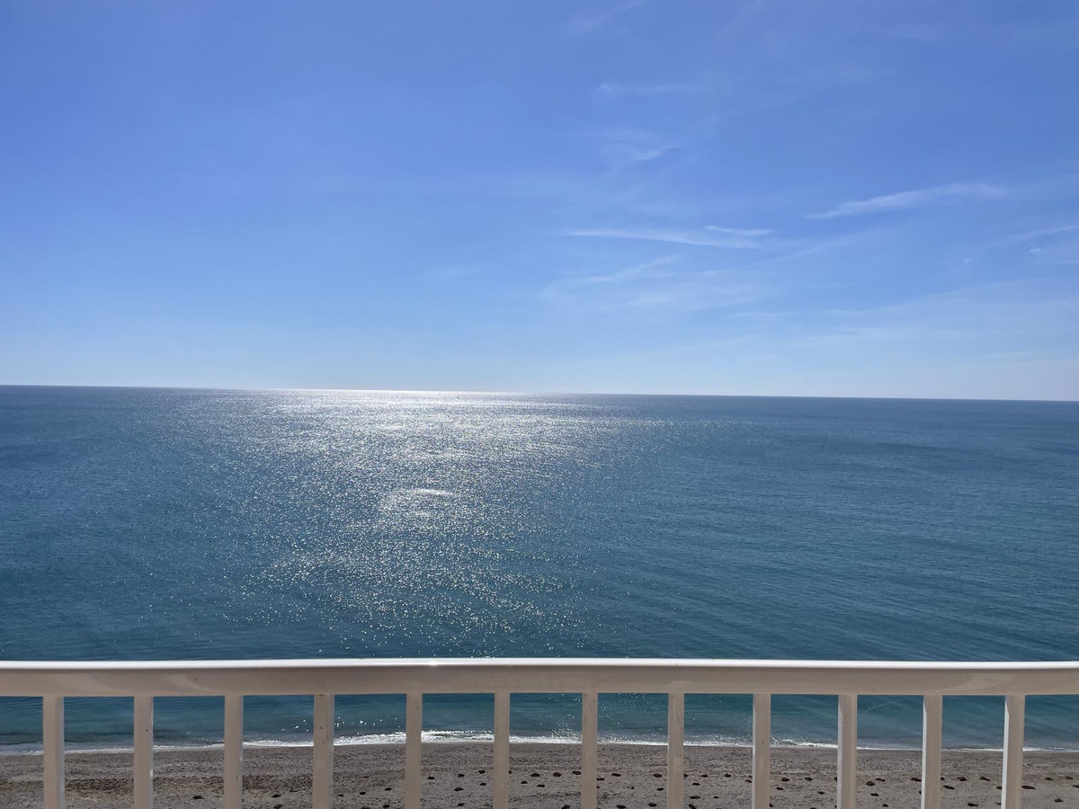 Se vende Apartamento en Planta Última de 3 dormitorios en Costa Del Sol, Málaga, España