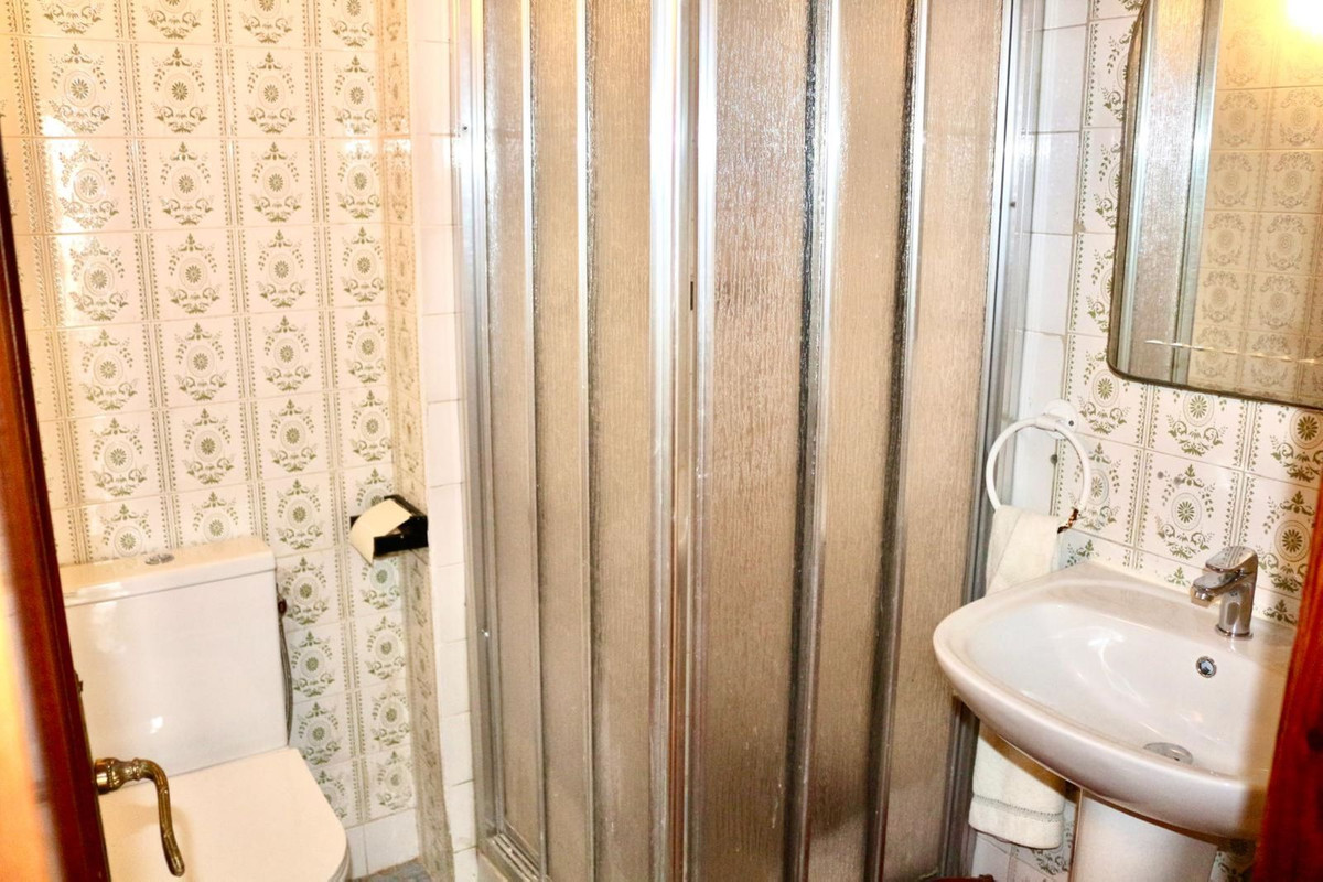 Se vende Apartamento Planta Media de 3 dormitorios en Costa Del Sol, Málaga, España
