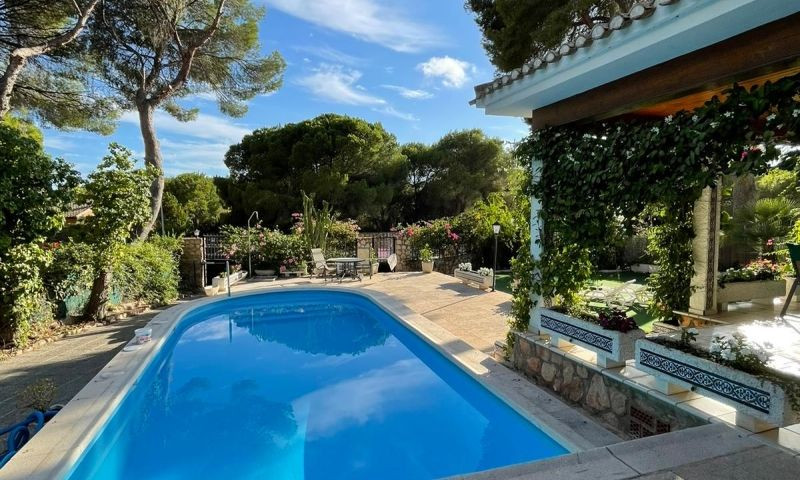 Se vende Villa - Chalet de 6 dormitorios en Costa Blanca, Alicante, España