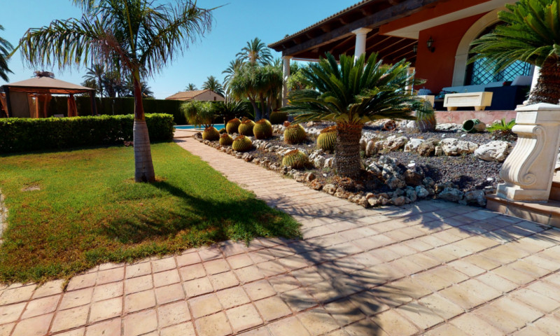6 Bed Townhouse for sale in Elche Costa Blanca, Alicante, Spain