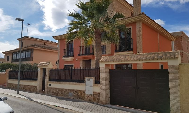 Se vende Villa - Chalet de 4 dormitorios en Costa Blanca, Alicante, España