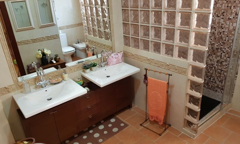 Se vende Villa - Chalet de 4 dormitorios en Costa Blanca, Alicante, España