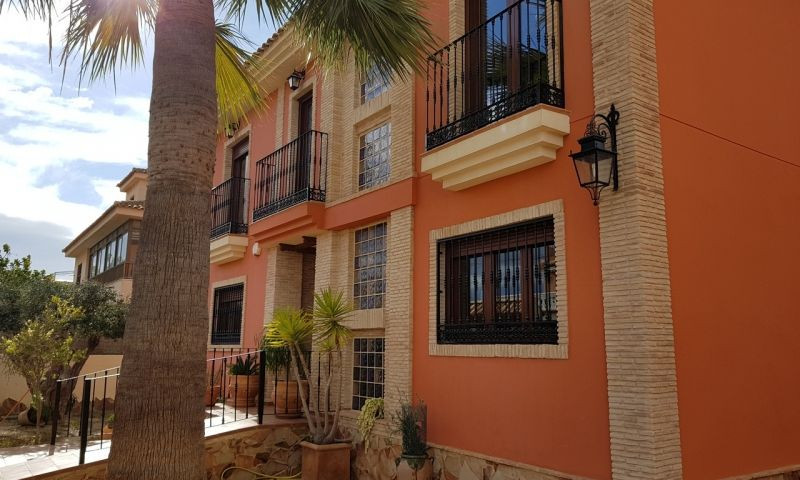 Se vende Villa - Chalet de 4 dormitorios en Costa Blanca, Alicante, España
