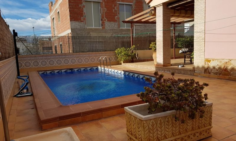 Se vende Villa - Chalet de 4 dormitorios en Costa Blanca, Alicante, España