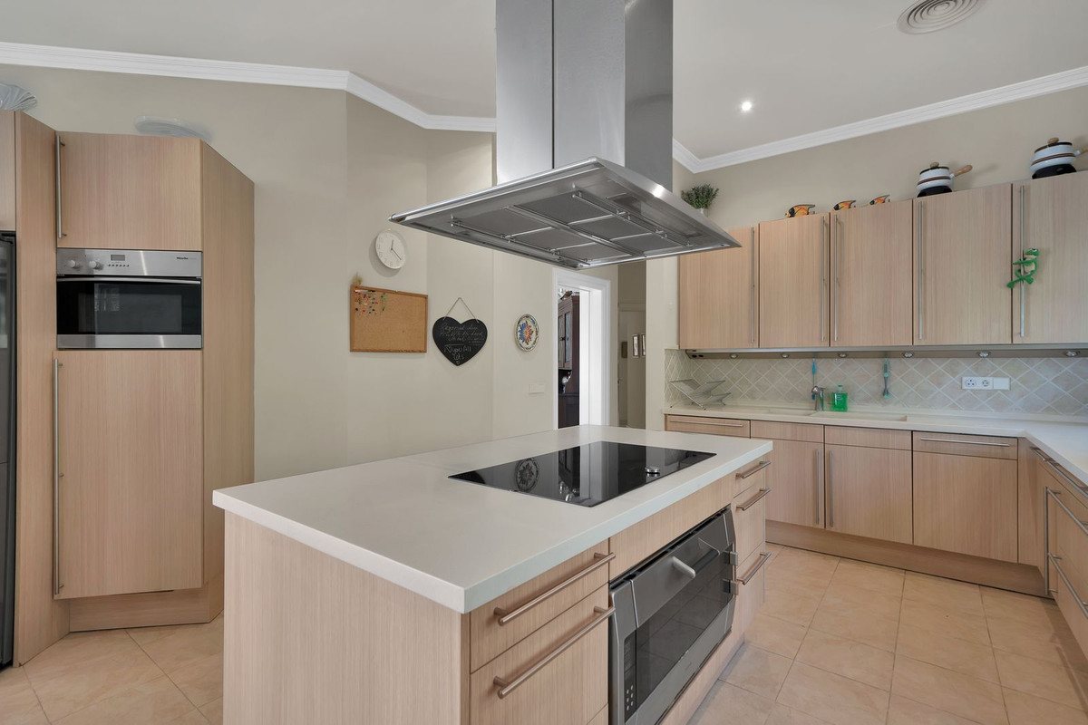 Se vende Villa - Chalet de 7 dormitorios en Costa Del Sol, Málaga, España