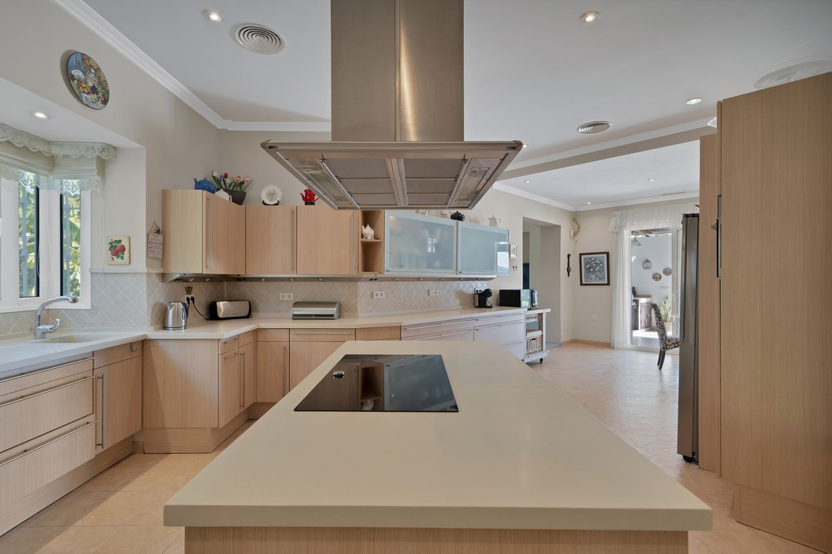 Se vende Villa - Chalet de 7 dormitorios en Costa Del Sol, Málaga, España