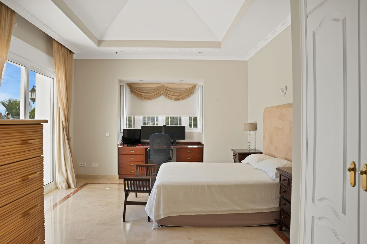 Se vende Villa - Chalet de 7 dormitorios en Costa Del Sol, Málaga, España