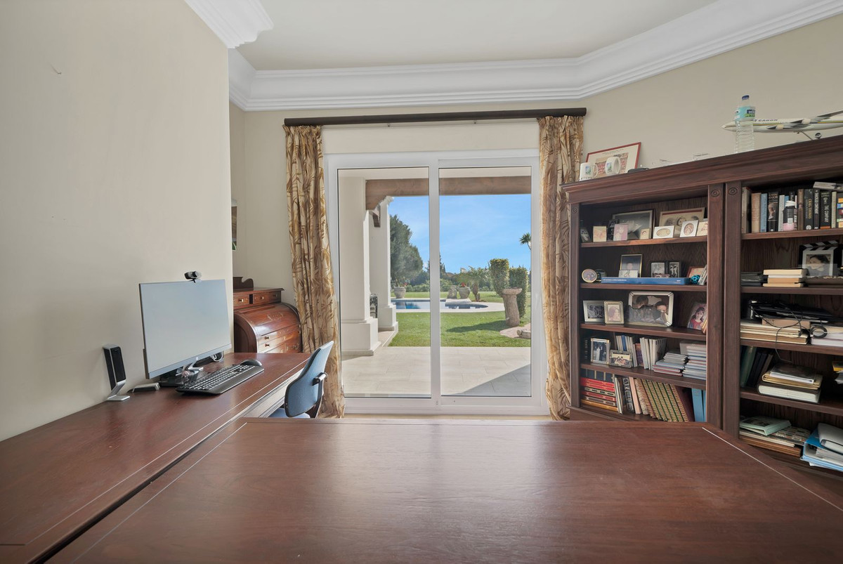 Se vende Villa - Chalet de 7 dormitorios en Costa Del Sol, Málaga, España