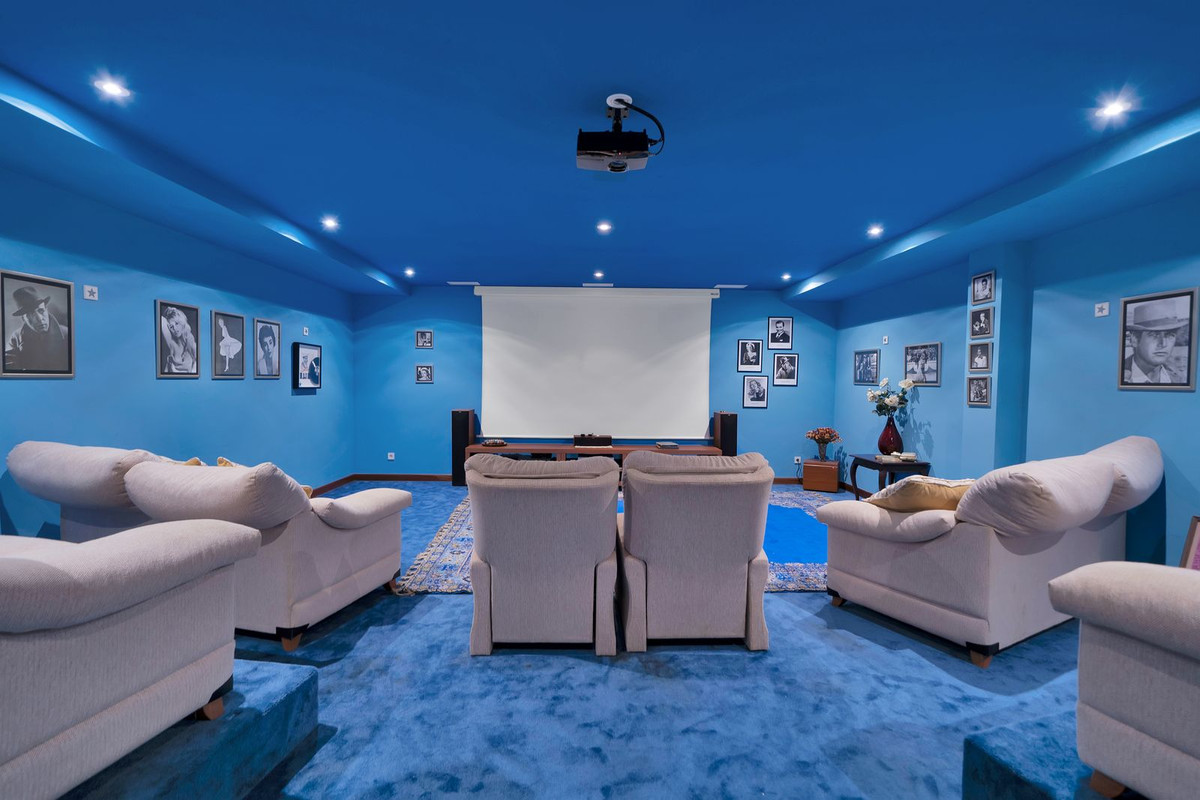 Se vende Villa - Chalet de 7 dormitorios en Costa Del Sol, Málaga, España