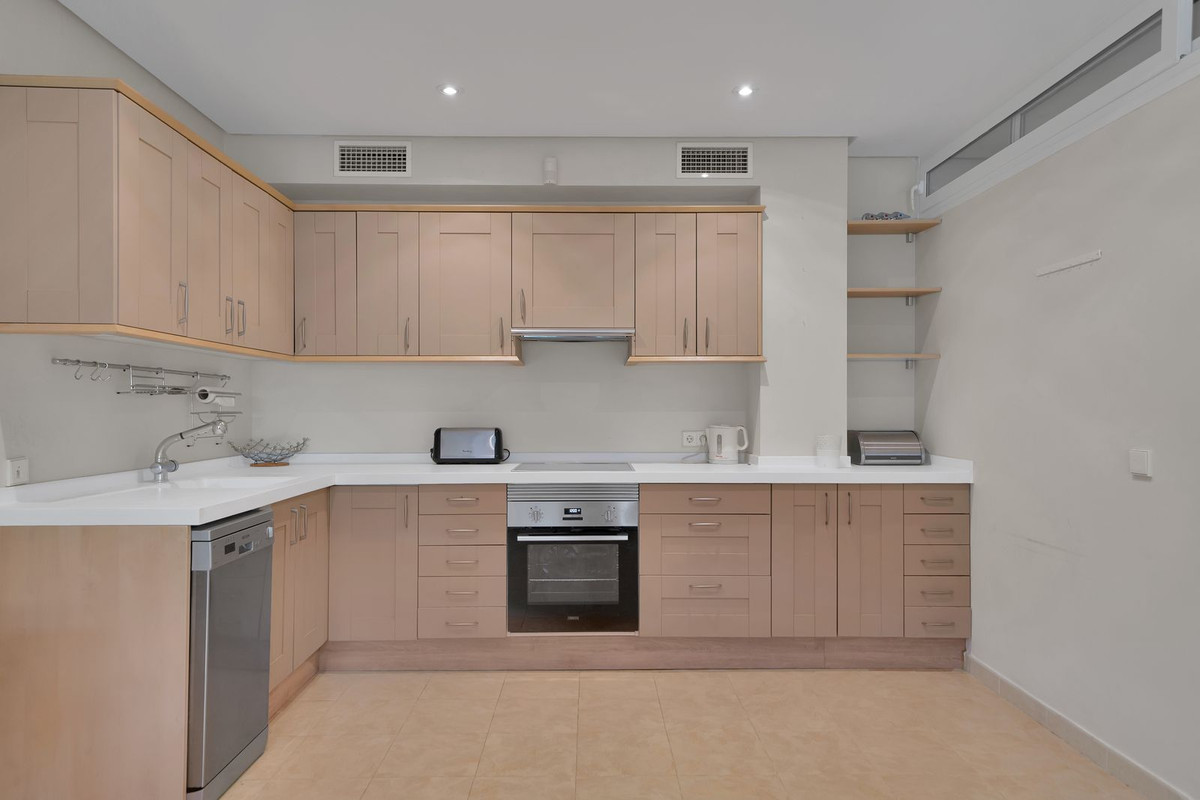 Se vende Villa - Chalet de 7 dormitorios en Costa Del Sol, Málaga, España