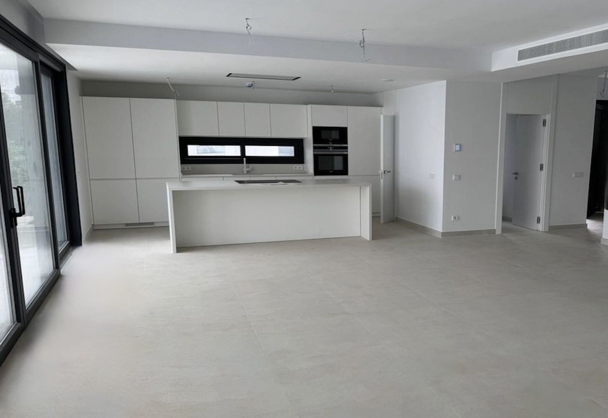 4 Bed Townhouse for sale in Fuengirola Costa Del Sol, Málaga, Spain