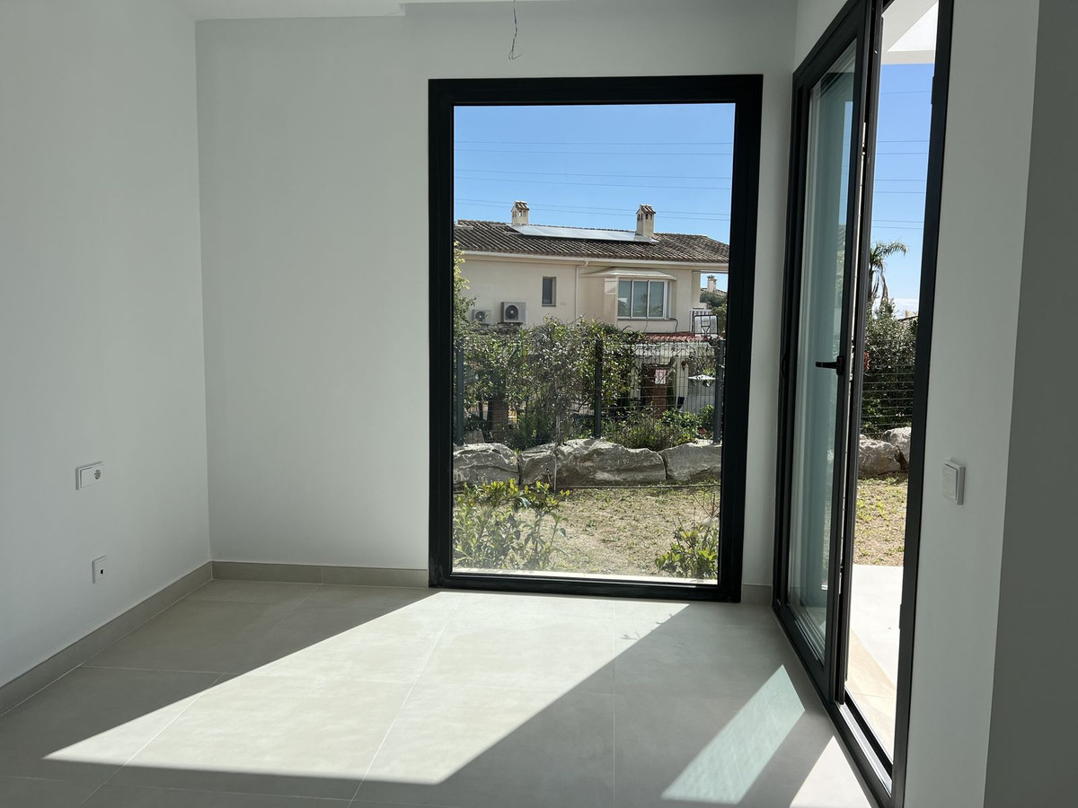 4 Bed Townhouse for sale in Fuengirola Costa Del Sol, Málaga, Spain
