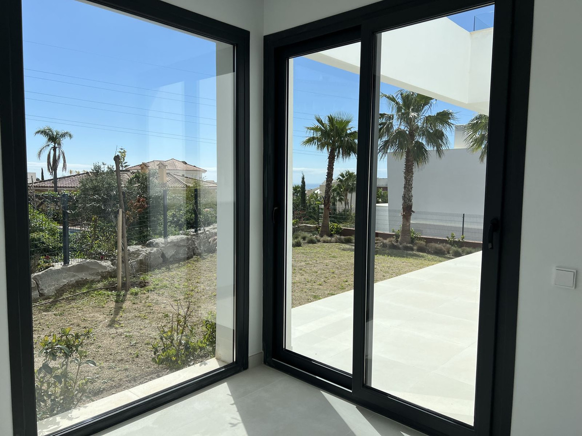 4 Bed Townhouse for sale in Fuengirola Costa Del Sol, Málaga, Spain