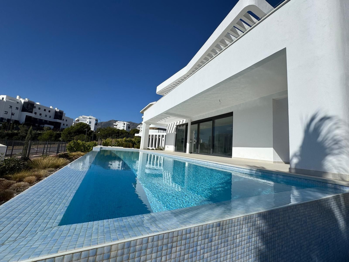 4 Bed Townhouse for sale in Fuengirola Costa Del Sol, Málaga, Spain