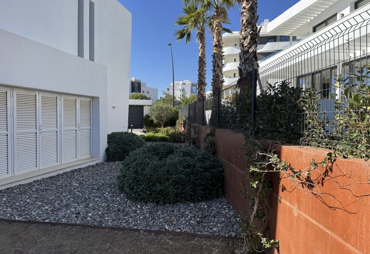 4 Bed Townhouse for sale in Fuengirola Costa Del Sol, Málaga, Spain