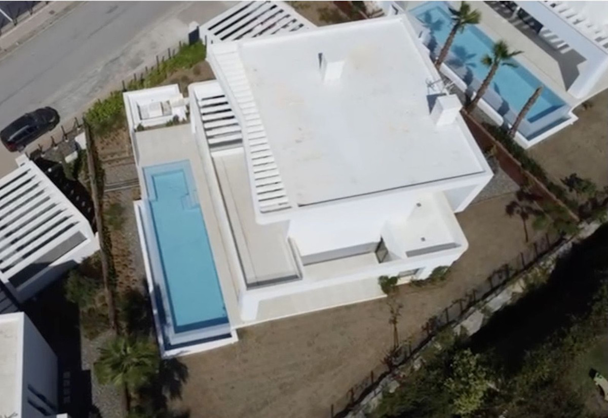 4 Bed Townhouse for sale in Fuengirola Costa Del Sol, Málaga, Spain