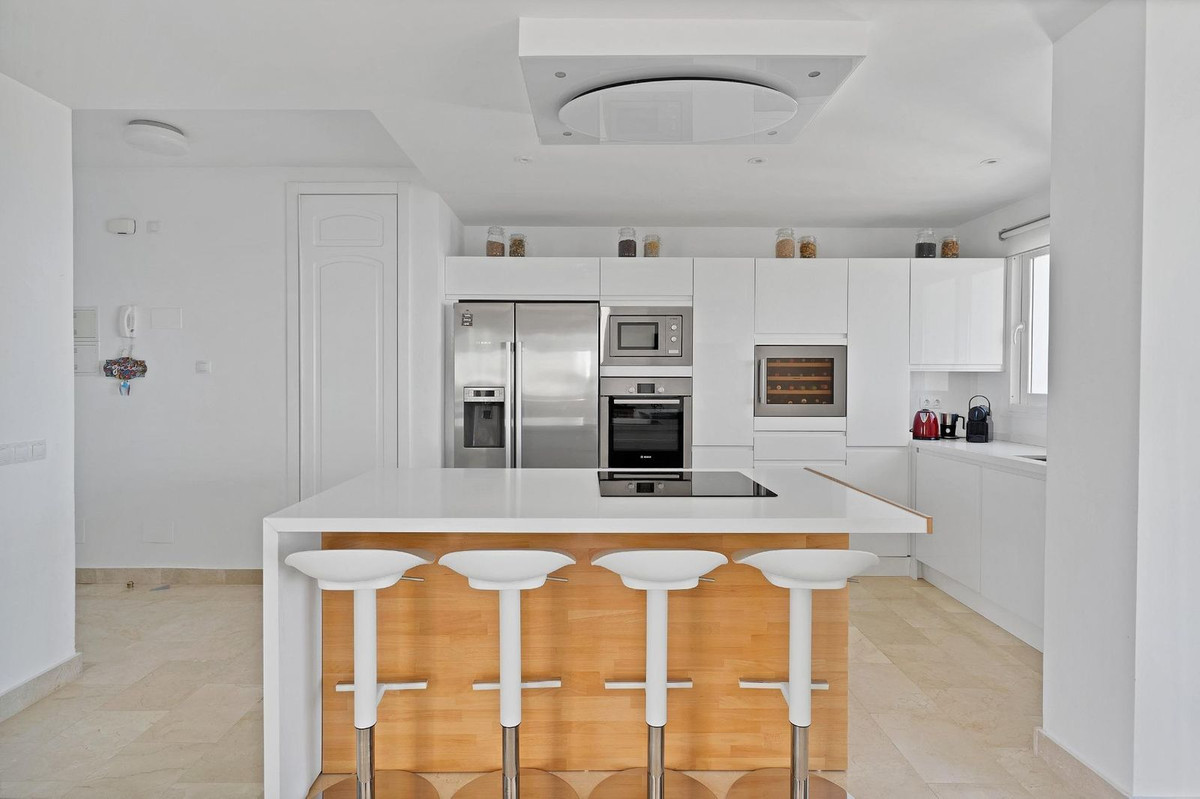 2 Bed Apartment for sale in Calahonda Costa Del Sol, Málaga, Spain