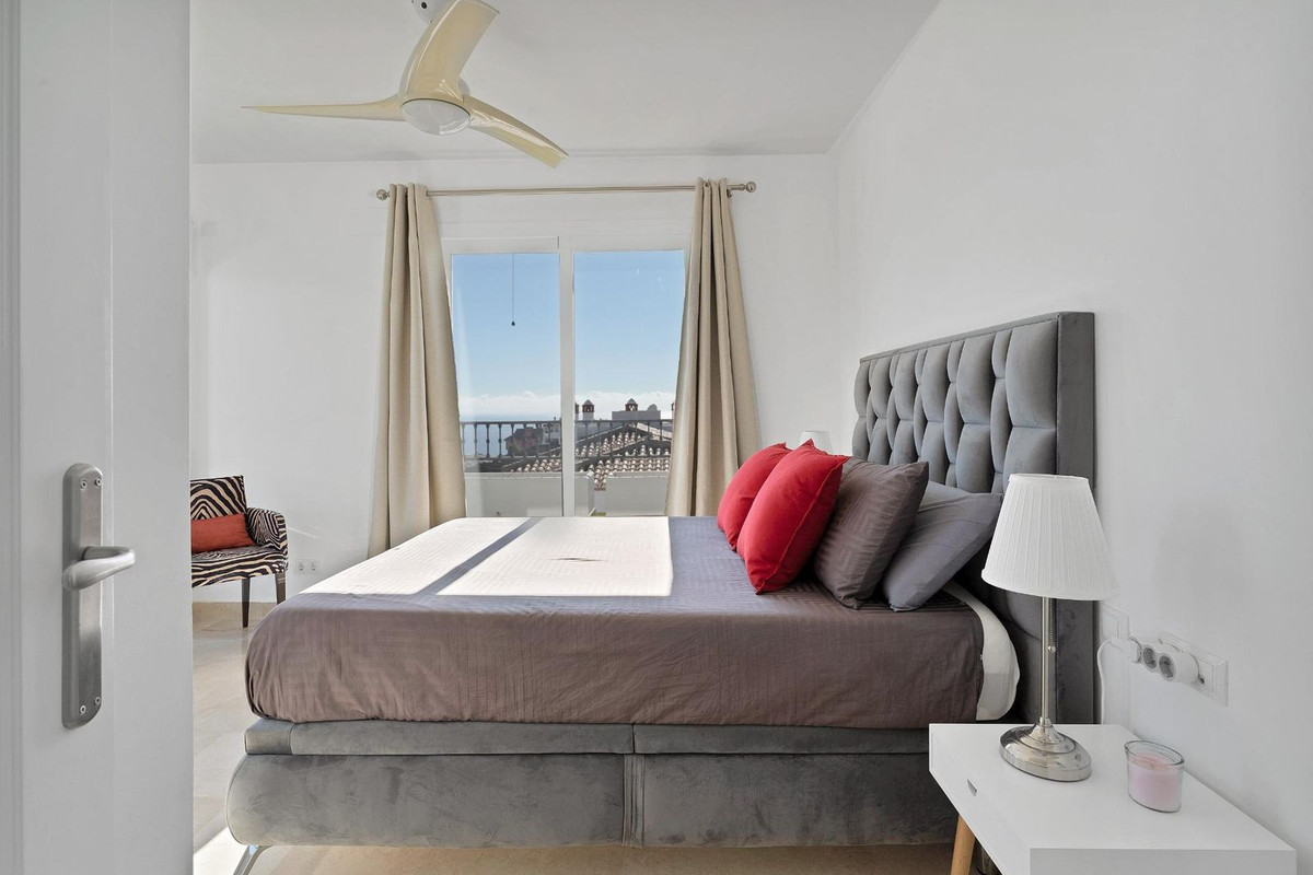 2 Bed Apartment for sale in Calahonda Costa Del Sol, Málaga, Spain