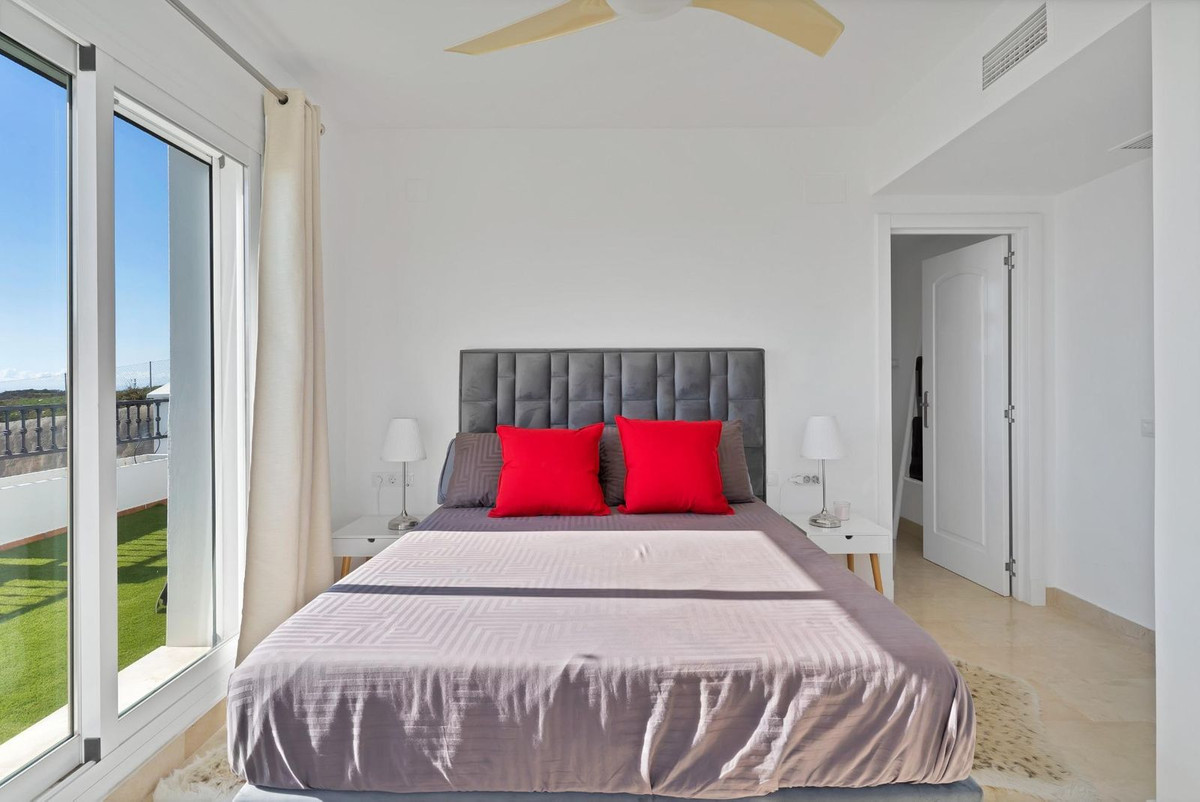2 Bed Apartment for sale in Calahonda Costa Del Sol, Málaga, Spain