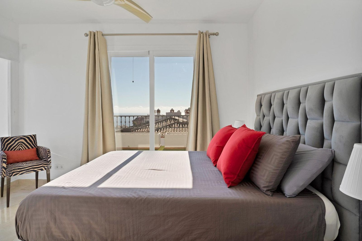 2 Bed Apartment for sale in Calahonda Costa Del Sol, Málaga, Spain