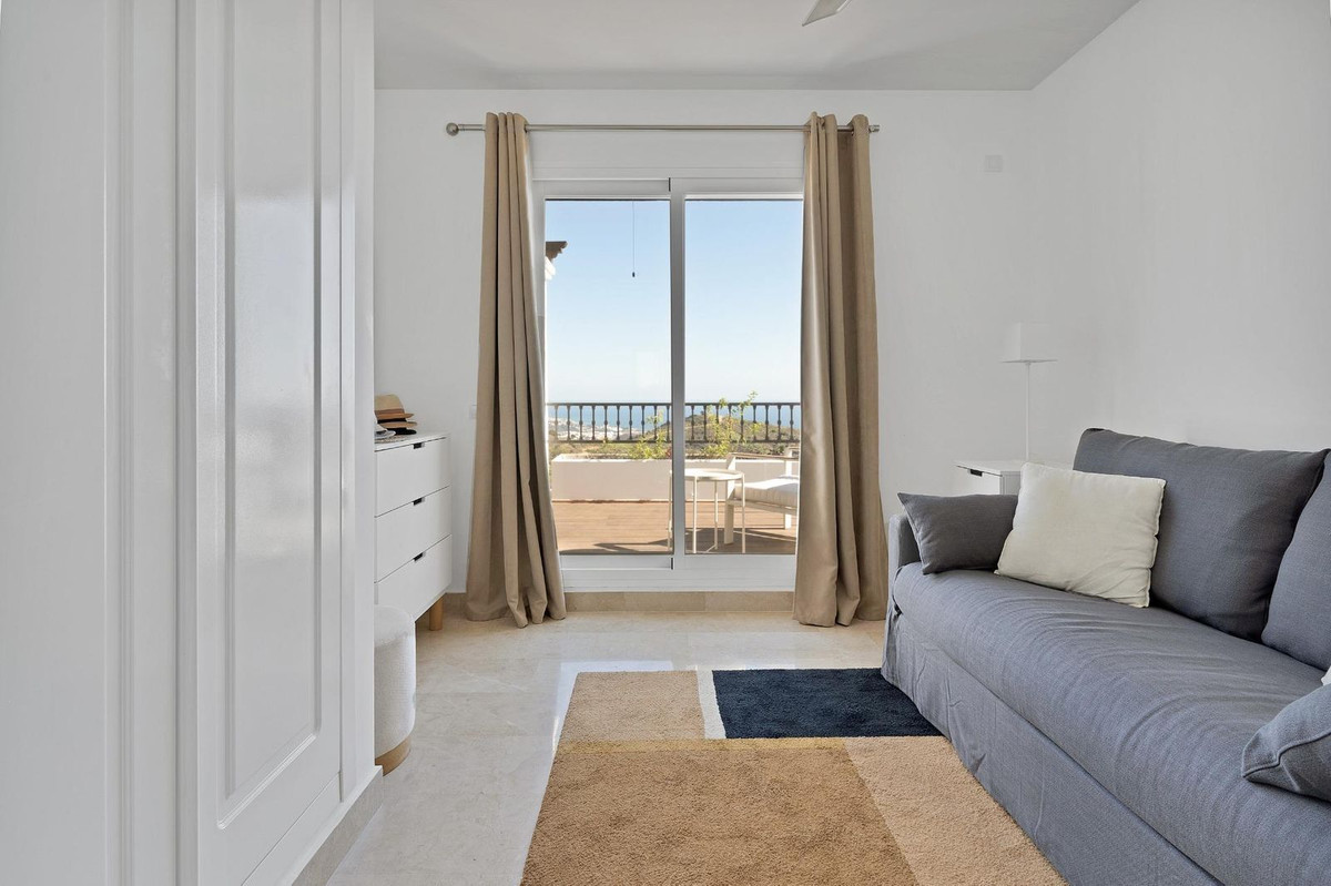 2 Bed Apartment for sale in Calahonda Costa Del Sol, Málaga, Spain
