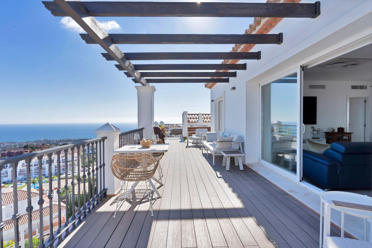 2 Bed Apartment for sale in Calahonda Costa Del Sol, Málaga, Spain
