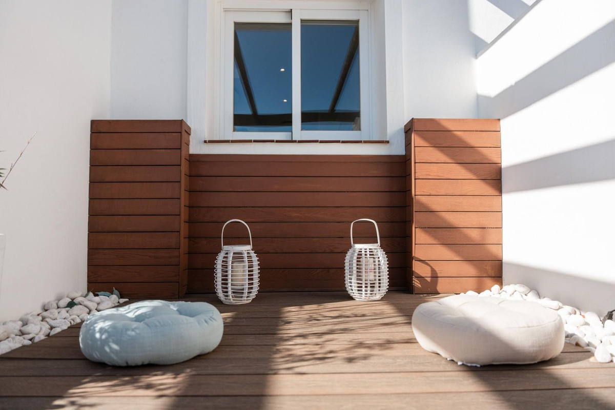 2 Bed Apartment for sale in Calahonda Costa Del Sol, Málaga, Spain