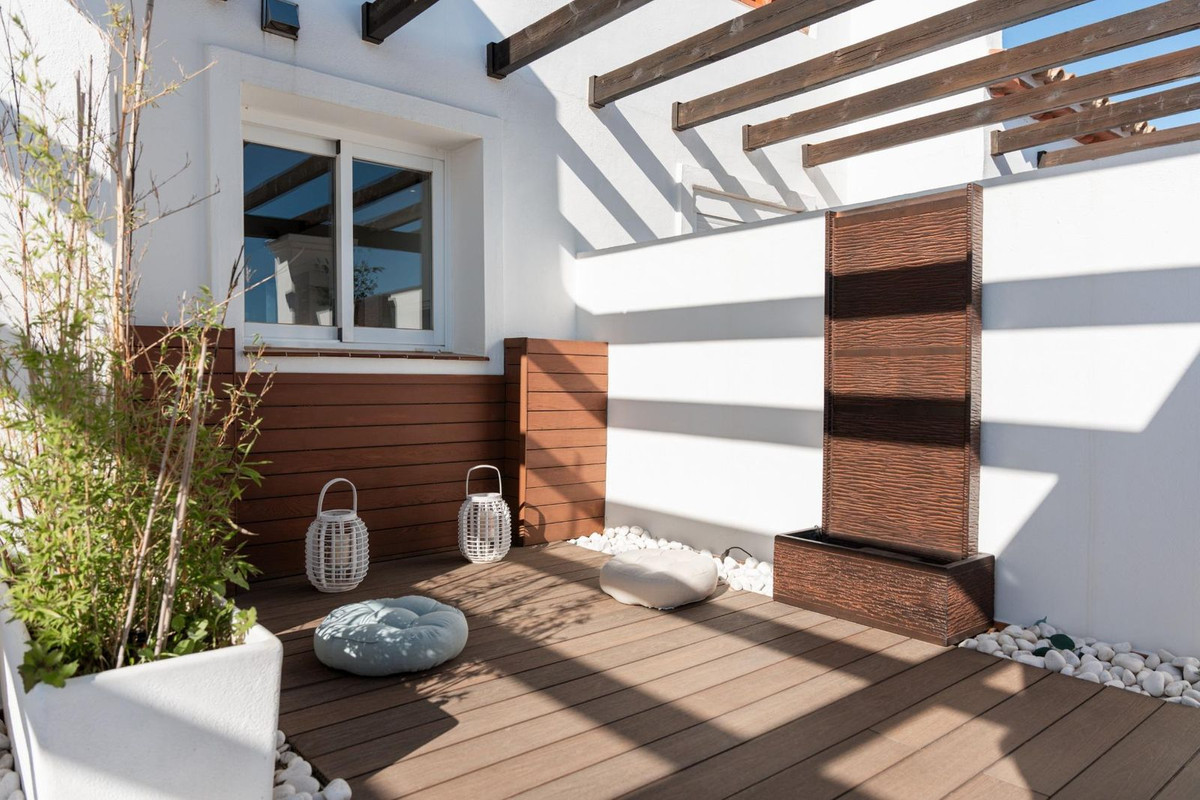 2 Bed Apartment for sale in Calahonda Costa Del Sol, Málaga, Spain