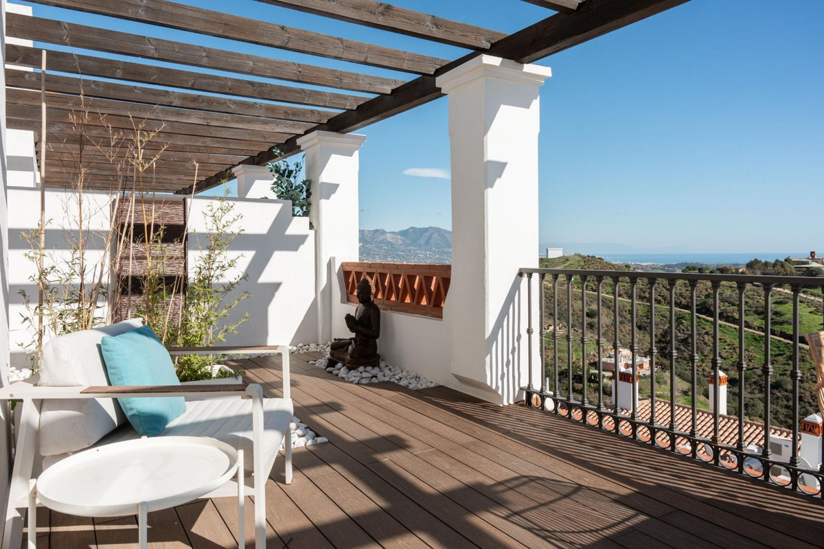 2 Bed Apartment for sale in Calahonda Costa Del Sol, Málaga, Spain