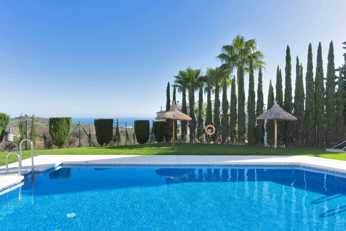 2 Bed Apartment for sale in Calahonda Costa Del Sol, Málaga, Spain