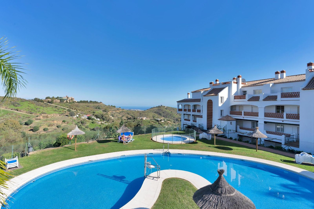 2 Bed Apartment for sale in Calahonda Costa Del Sol, Málaga, Spain