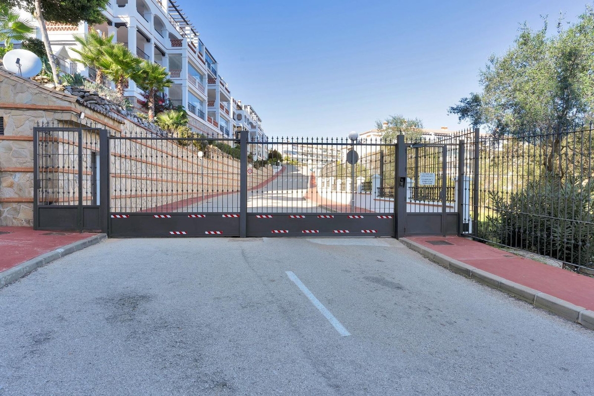 2 Bed Apartment for sale in Calahonda Costa Del Sol, Málaga, Spain