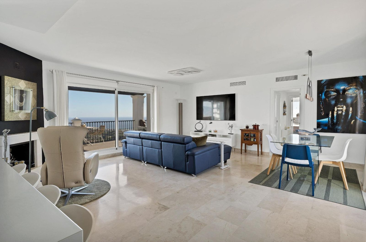 2 Bed Apartment for sale in Calahonda Costa Del Sol, Málaga, Spain
