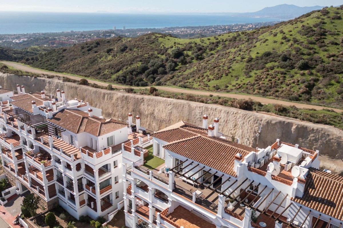 2 Bed Apartment for sale in Calahonda Costa Del Sol, Málaga, Spain