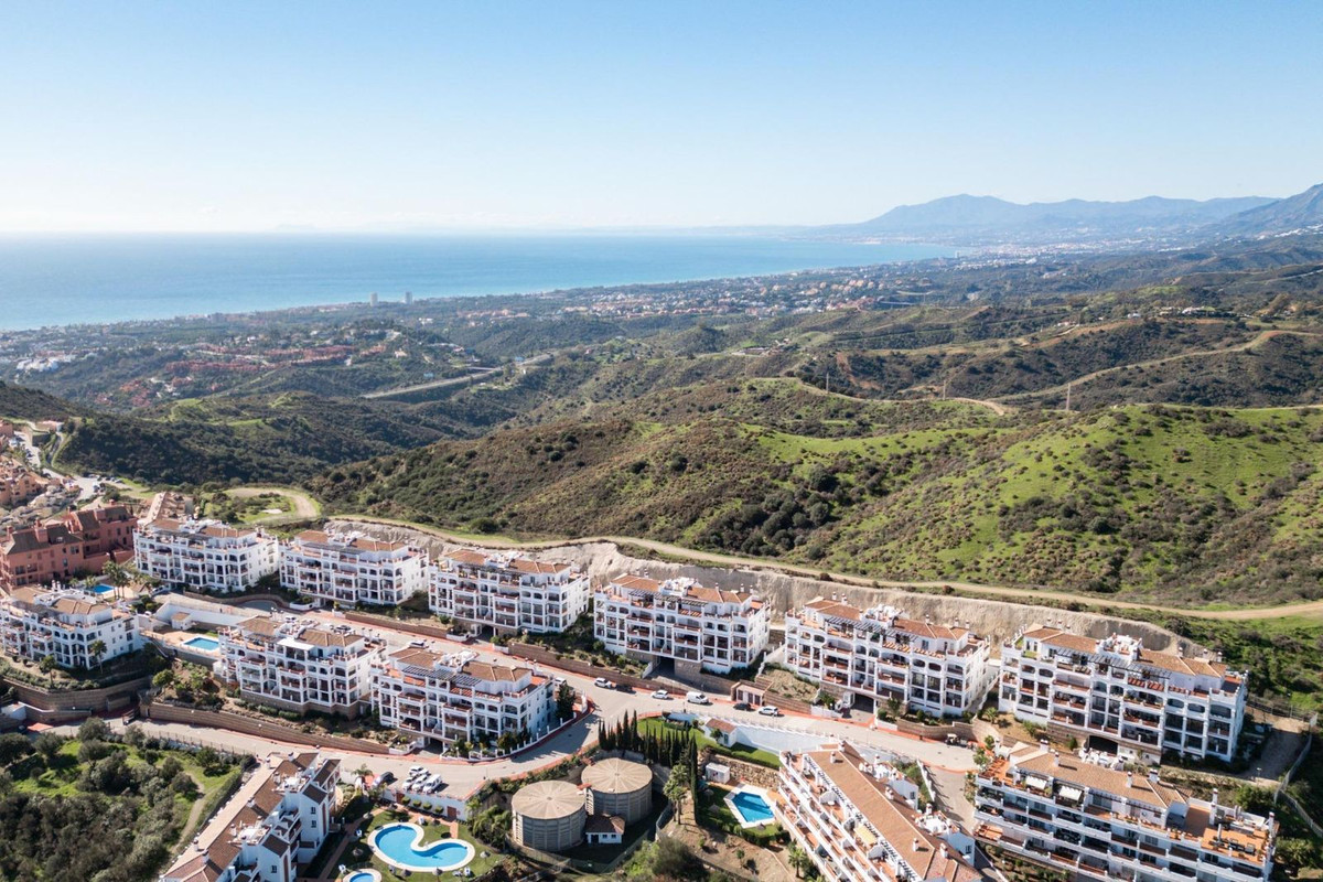 2 Bed Apartment for sale in Calahonda Costa Del Sol, Málaga, Spain
