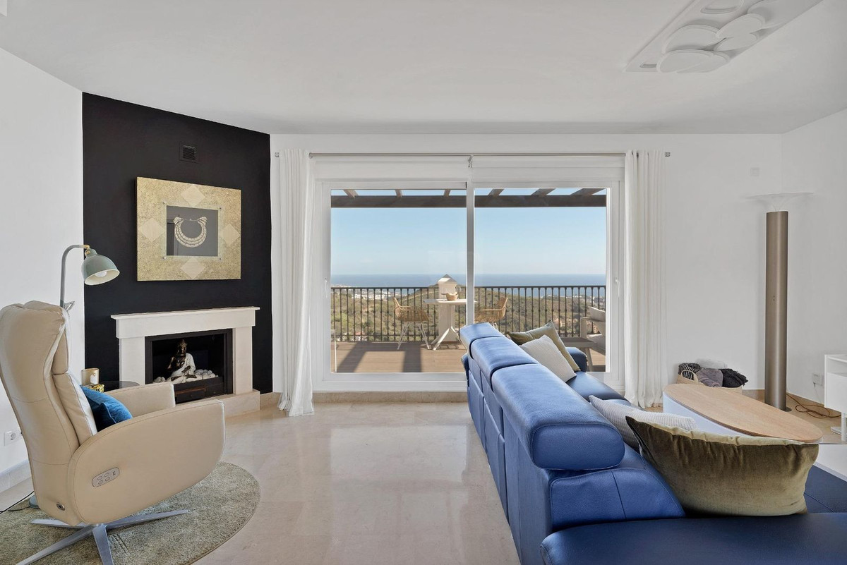2 Bed Apartment for sale in Calahonda Costa Del Sol, Málaga, Spain