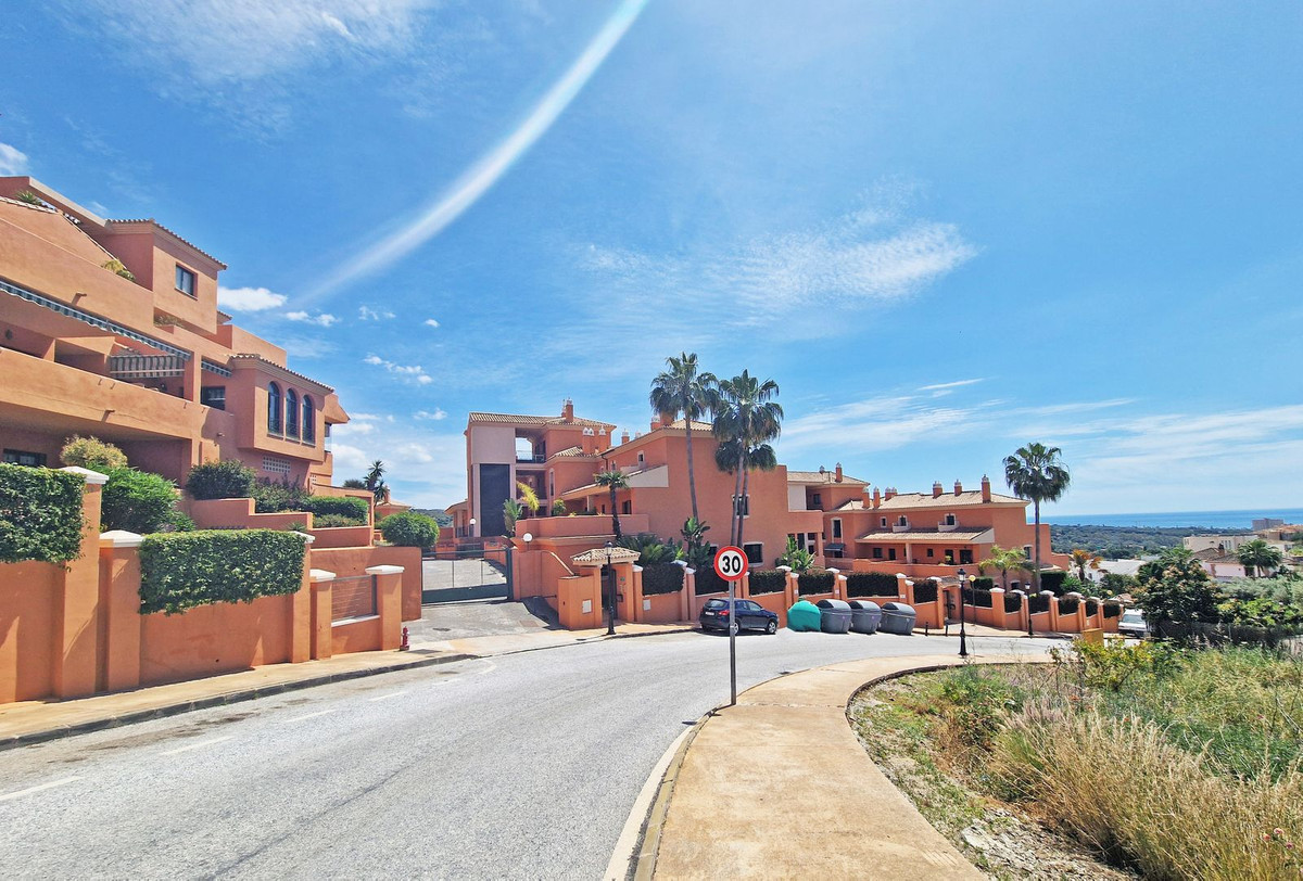 1 Bed Apartment for sale in Elviria Costa Del Sol, Málaga, Spain