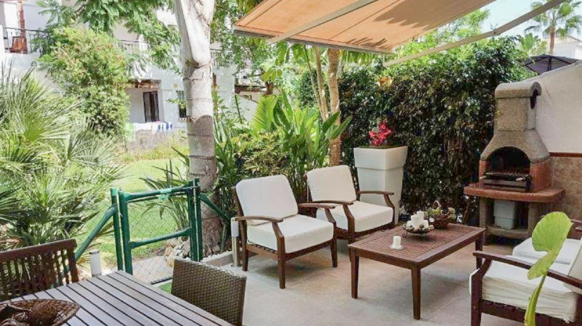 4 Bed Townhouse for sale in Nueva Andalucía Costa Del Sol, Málaga, Spain