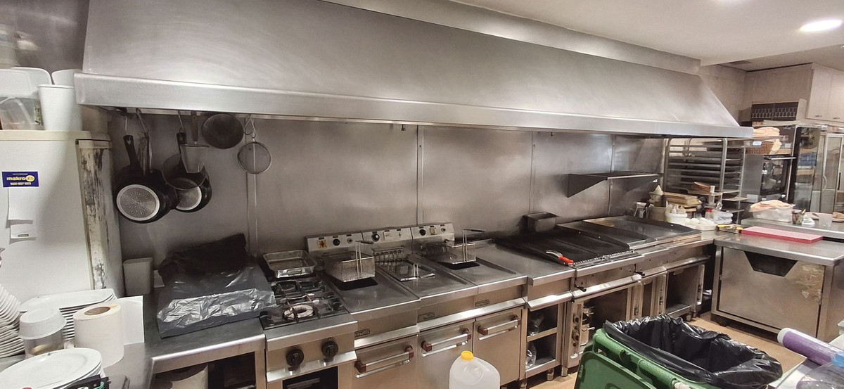 Commercial unit for sale in Fuengirola Costa Del Sol, Málaga, Spain