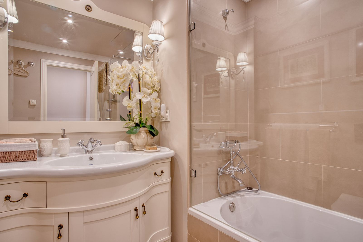 4 Bed Townhouse for sale in Marbella Costa Del Sol, Málaga, Spain