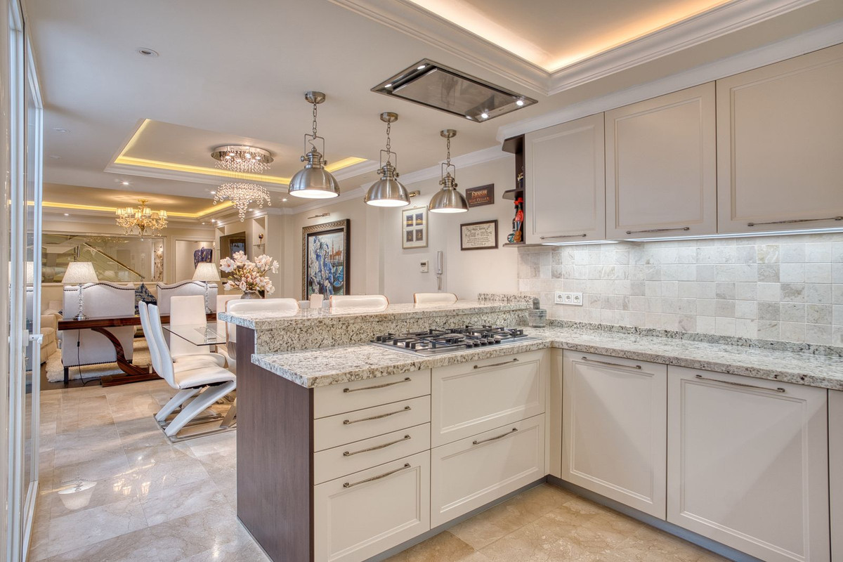 4 Bed Townhouse for sale in Marbella Costa Del Sol, Málaga, Spain