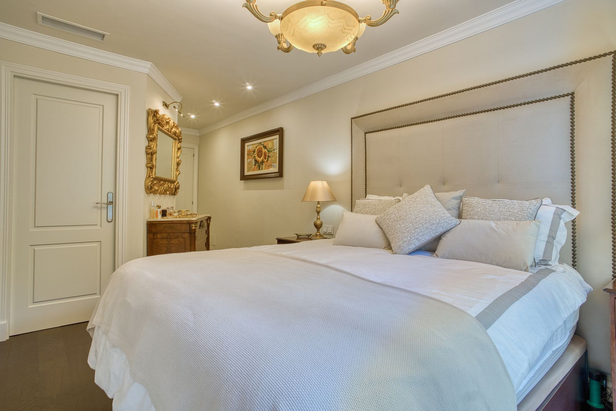 4 Bed Townhouse for sale in Marbella Costa Del Sol, Málaga, Spain