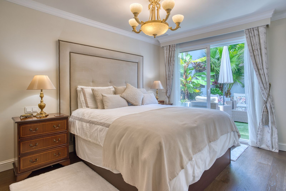 4 Bed Townhouse for sale in Marbella Costa Del Sol, Málaga, Spain