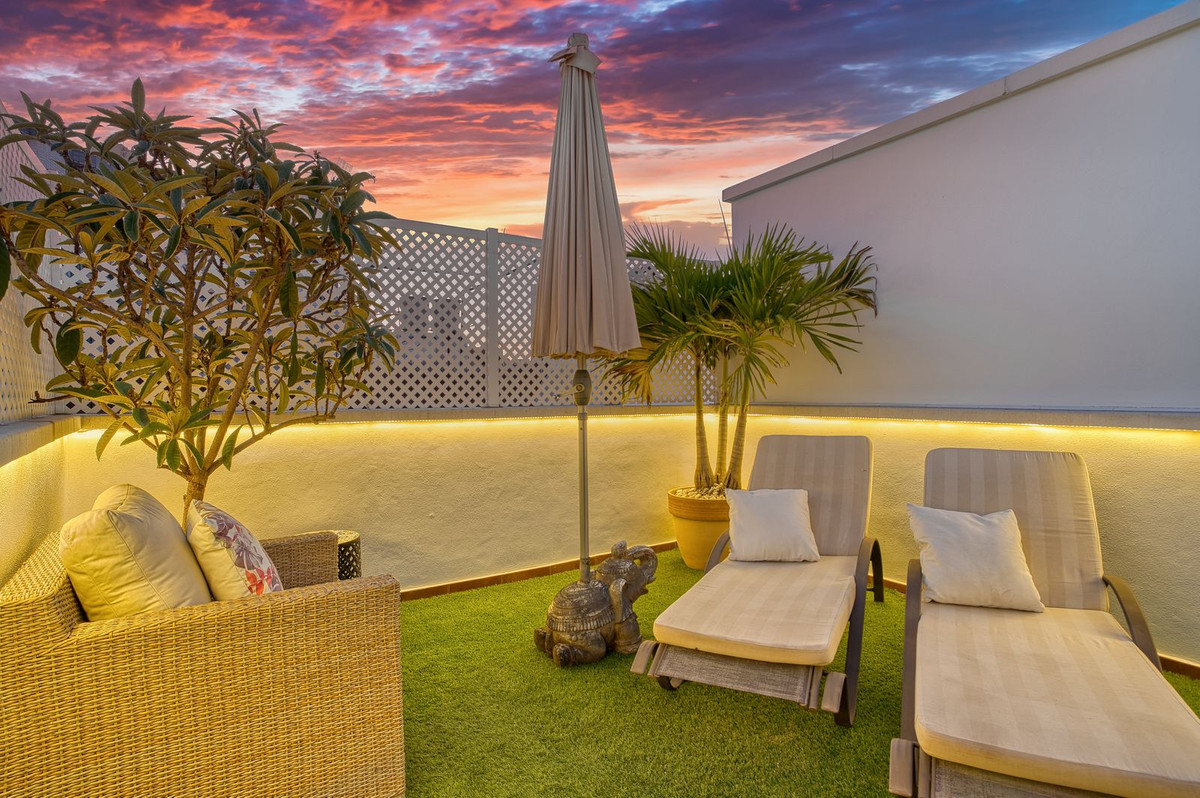 4 Bed Townhouse for sale in Marbella Costa Del Sol, Málaga, Spain