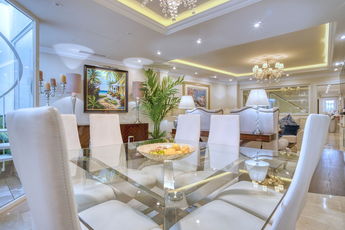 4 Bed Townhouse for sale in Marbella Costa Del Sol, Málaga, Spain