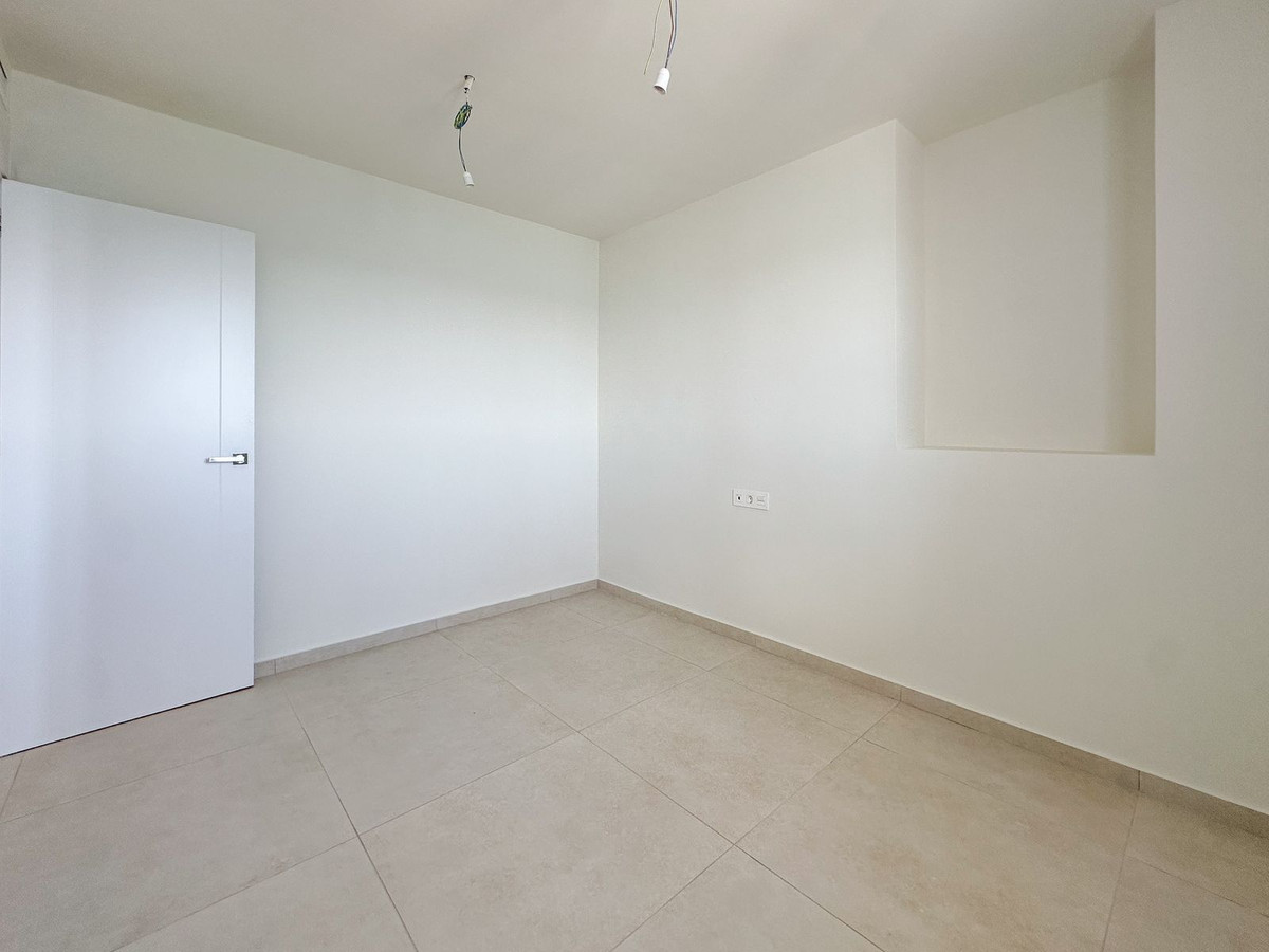 3 Bed Apartment for sale in Fuengirola Costa Del Sol, Málaga, Spain