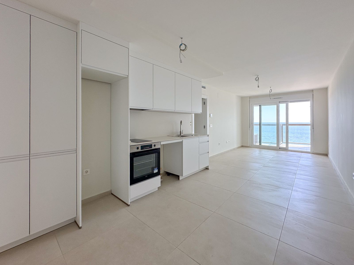 3 Bed Apartment for sale in Fuengirola Costa Del Sol, Málaga, Spain