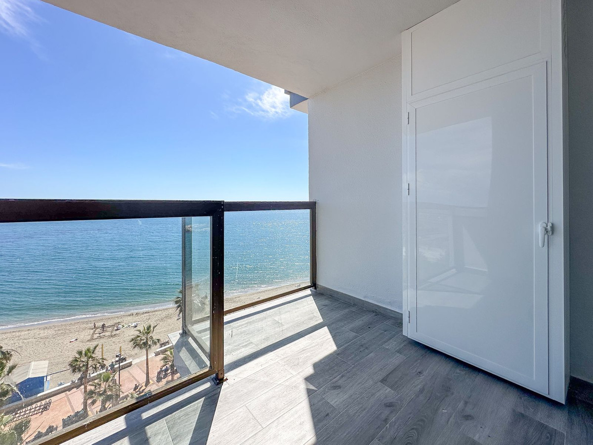 3 Bed Apartment for sale in Fuengirola Costa Del Sol, Málaga, Spain
